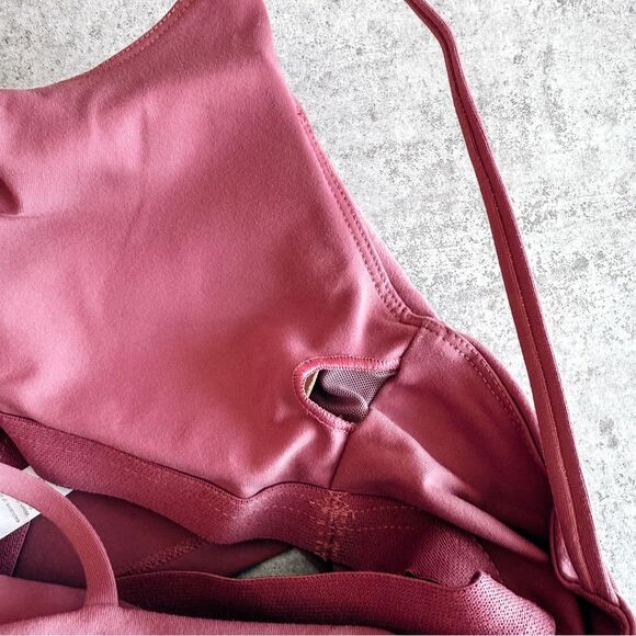Boutique Pink Cropped Spaghetti Strap Workout Top Size Small - Picture 6 of 6